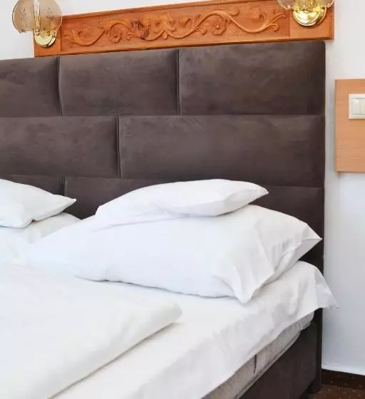 Aamiaismajoitus (B&B) Fészek Fogadó   Pension Nest