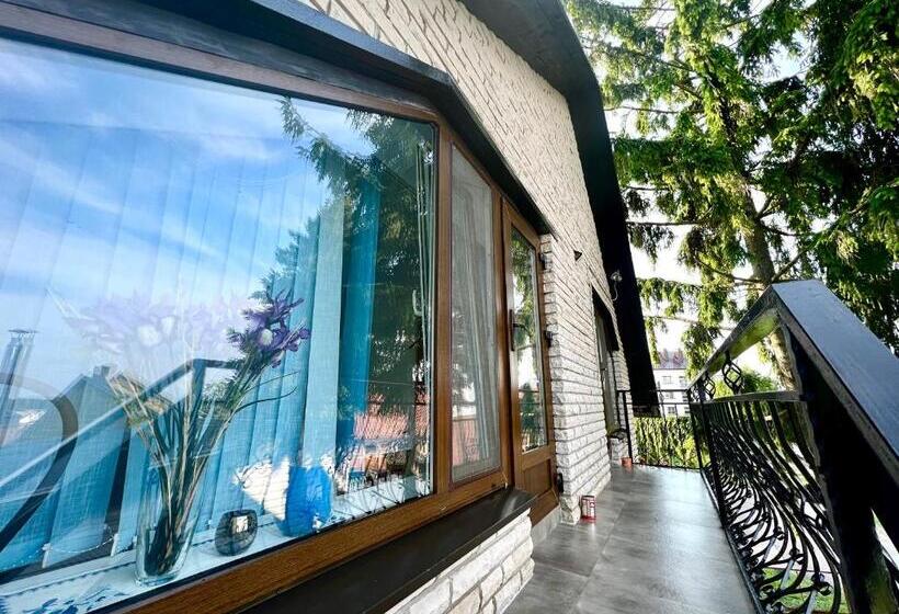 پانسیون Nakvisa