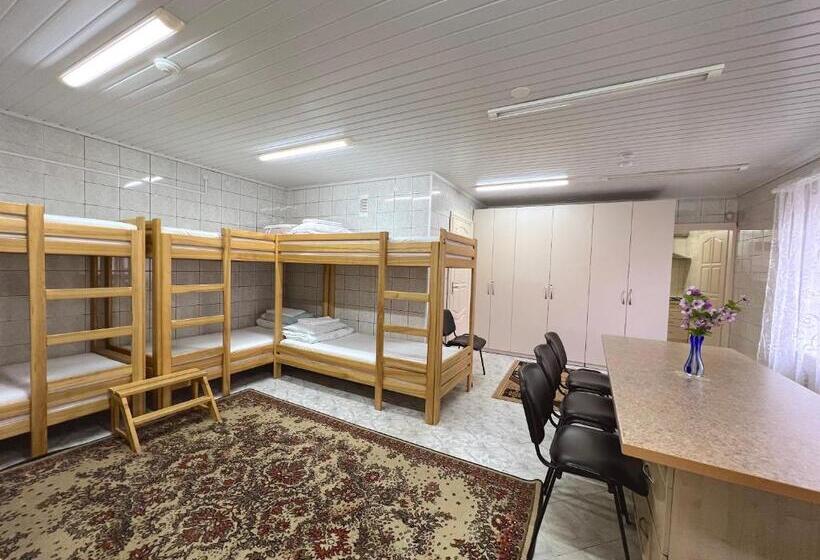 پانسیون Nakvisa