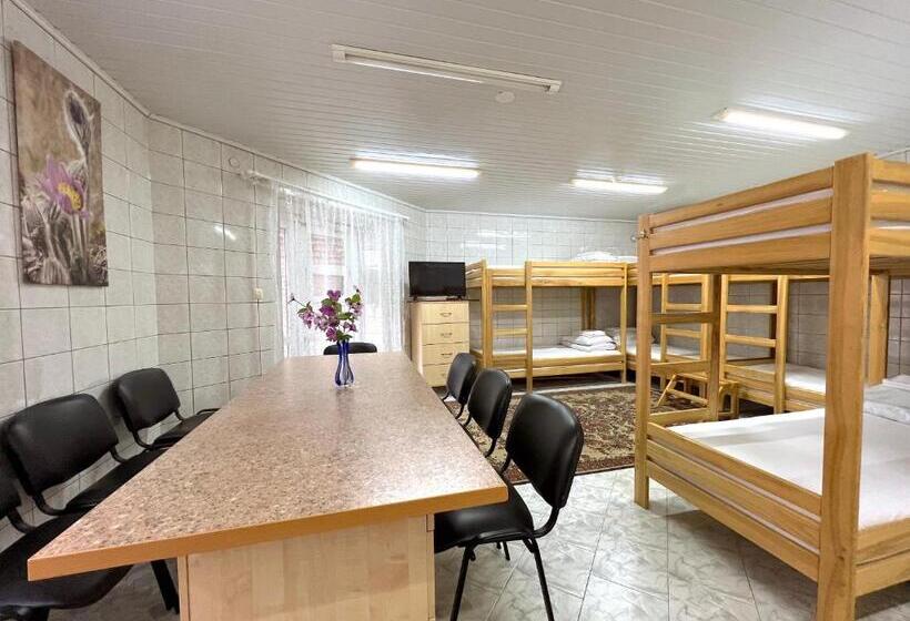 پانسیون Nakvisa