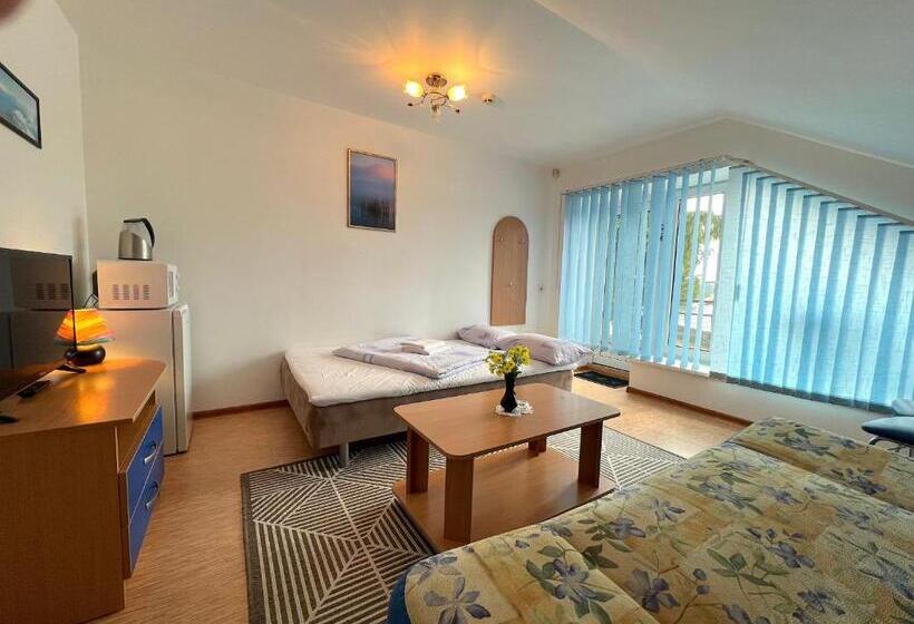 پانسیون Nakvisa