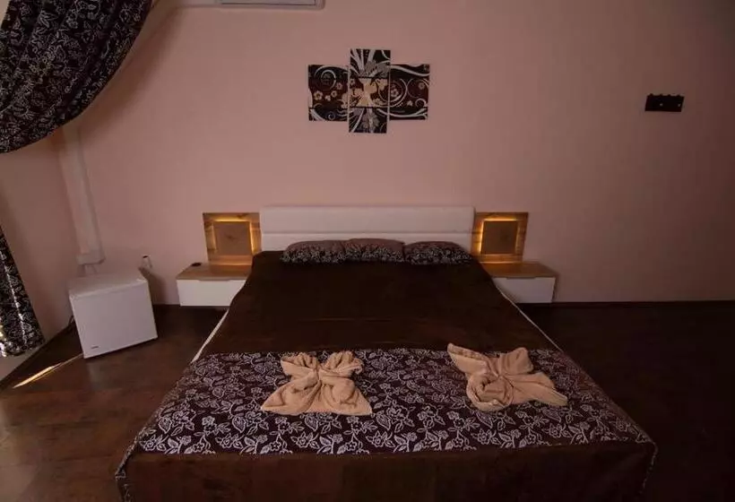 Majatalo Napvirág Ház