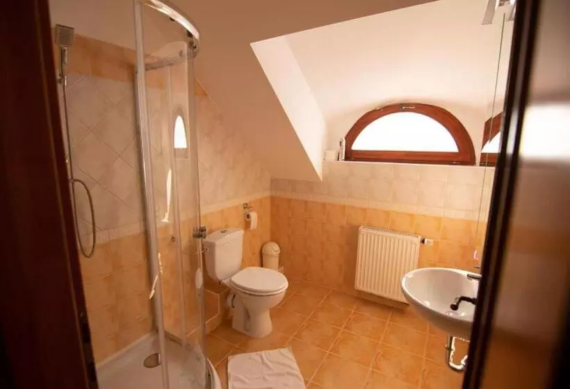 Majatalo Napvirág Ház