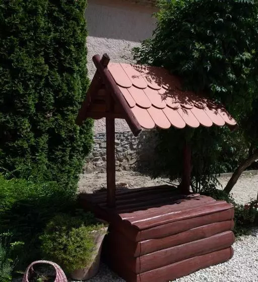 Majatalo Napvirág Ház