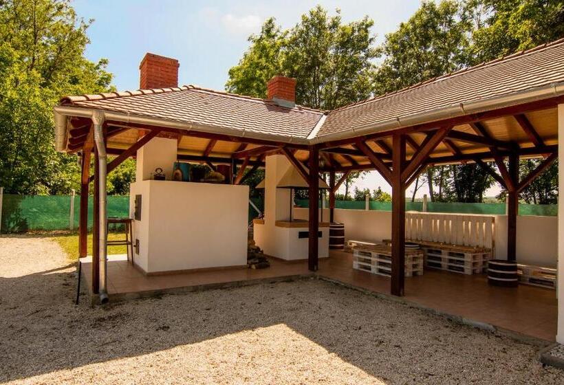 膳宿费 Napvirág Ház