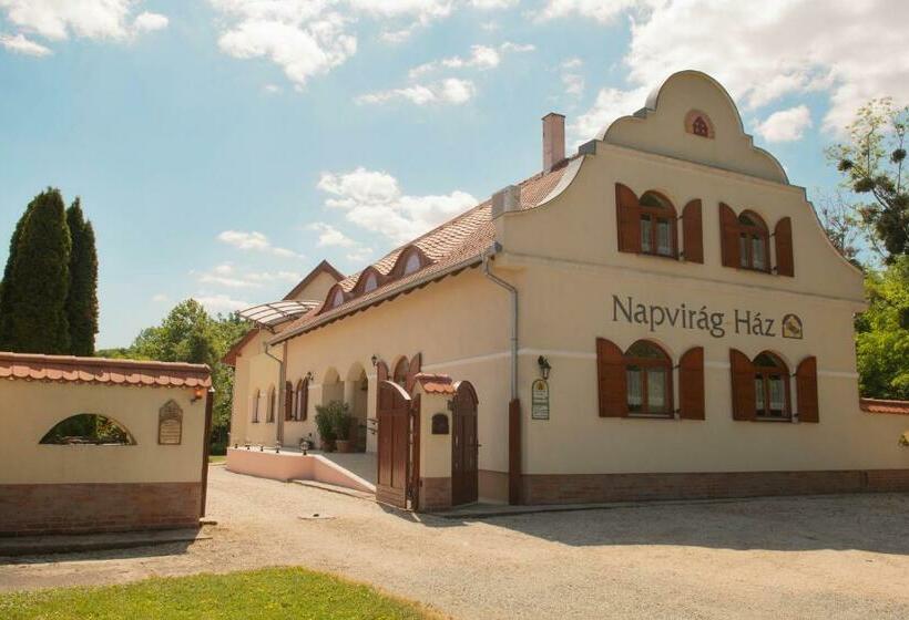 膳宿费 Napvirág Ház