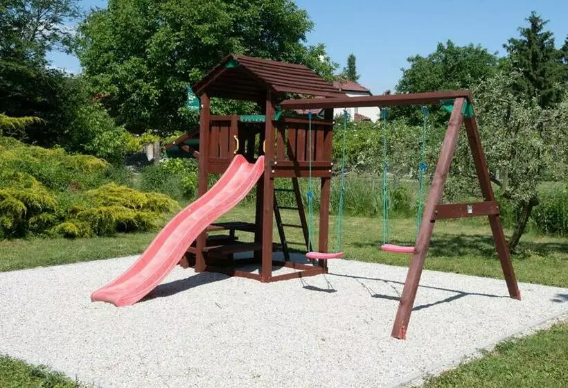 Majatalo Napvirág Ház