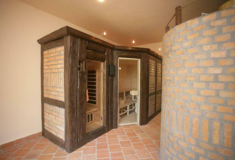 膳宿费 Napvirág Ház