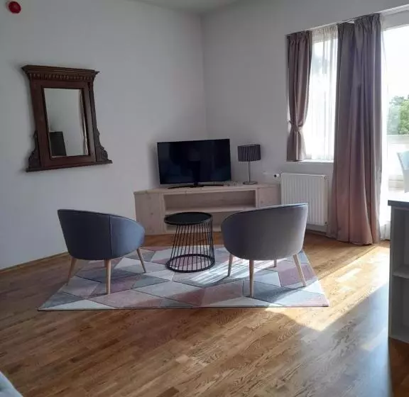 Aamiaismajoitus (B&B) Rosenberg Kúria