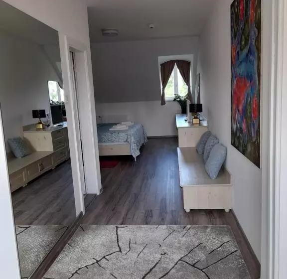 Aamiaismajoitus (B&B) Rosenberg Kúria