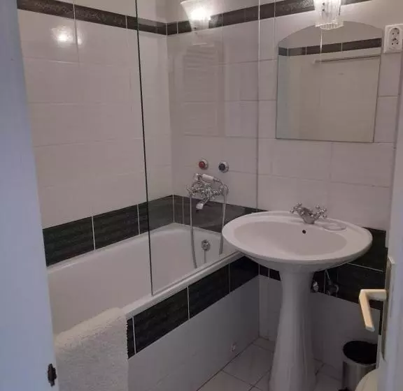 Aamiaismajoitus (B&B) Rosenberg Kúria