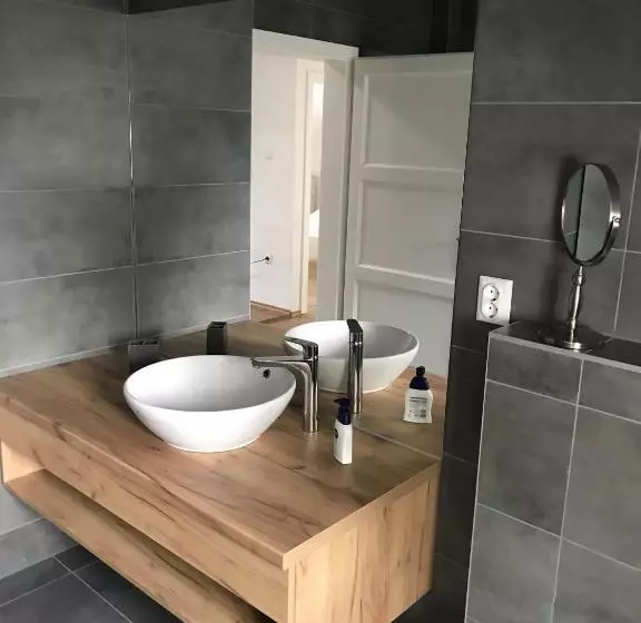 Aamiaismajoitus (B&B) Rosenberg Kúria