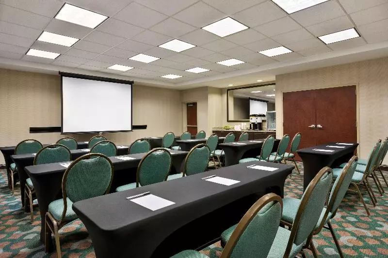 فندق Hampton Inn & Suites Atlanta Airport West/camp Creek Pkwy