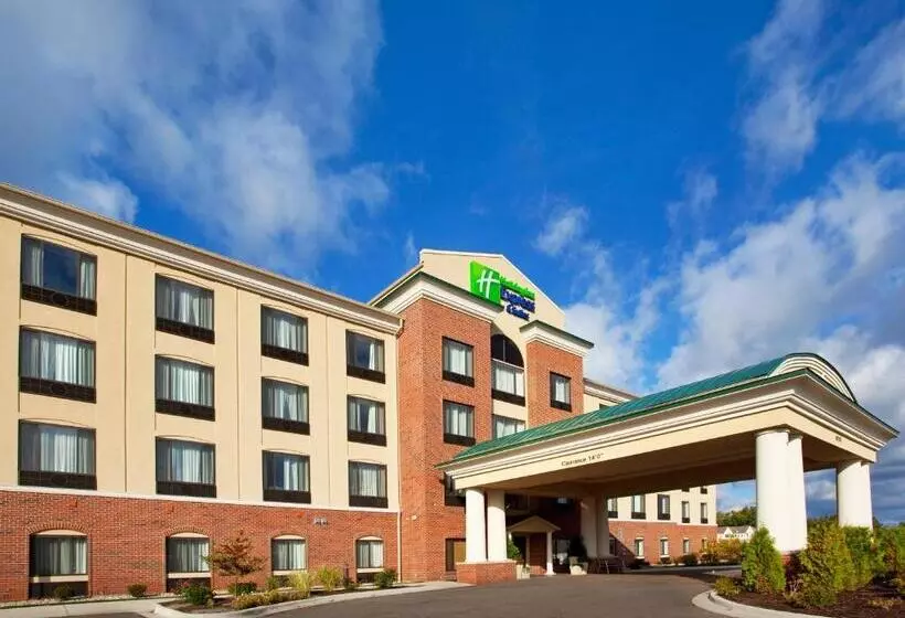 Holiday Inn Express Hotel & Suites Detroit Utica, An Ihg