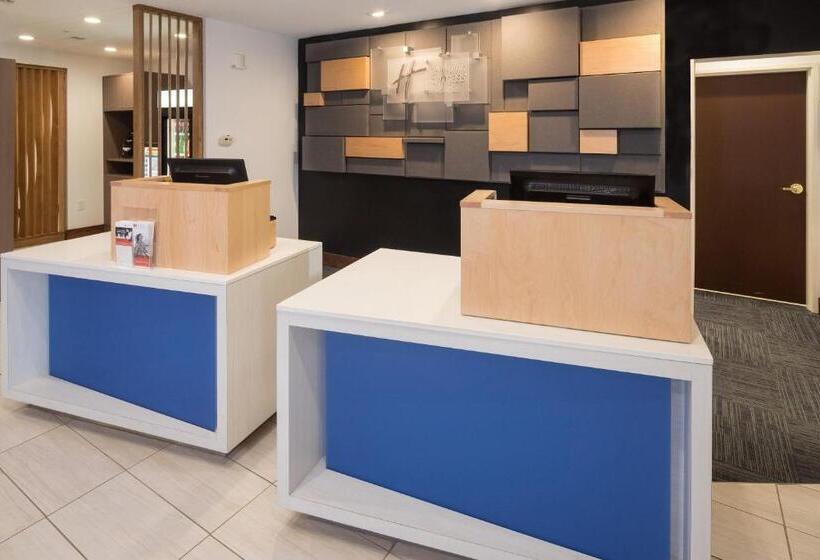 Holiday Inn Express Hotel & Suites Detroit Utica, An Ihg