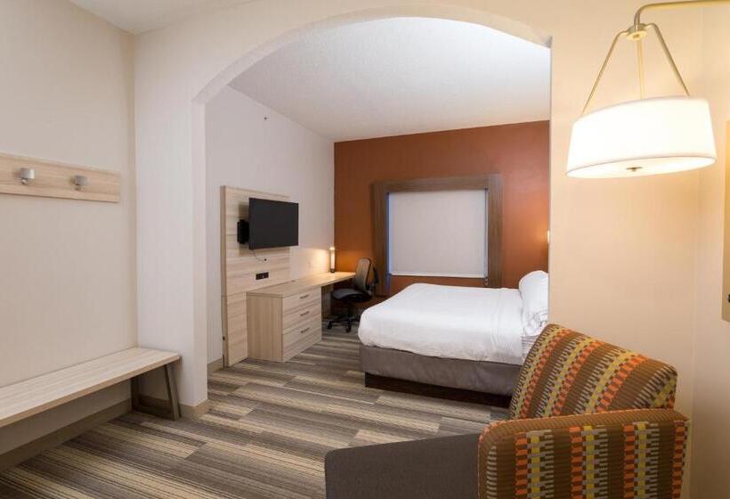 Holiday Inn Express Hotel & Suites Detroit Utica, An Ihg