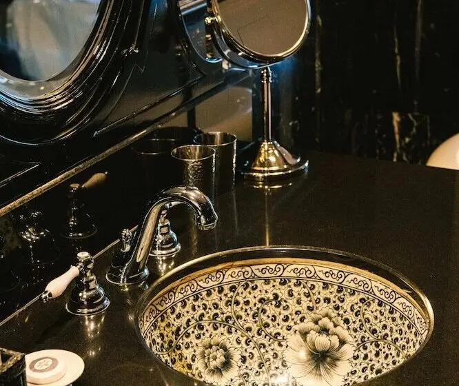 ホテル Muse Bangkok, Autograph Collection