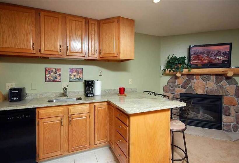 هتل Scandinavian Lodge And Condominiums By Pioneer Ridge Mgmt