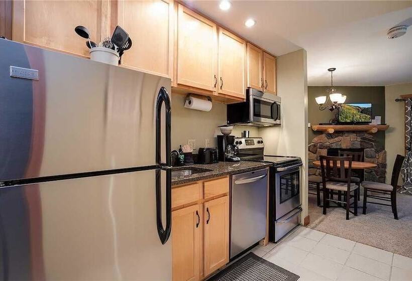 هتل Scandinavian Lodge And Condominiums By Pioneer Ridge Mgmt