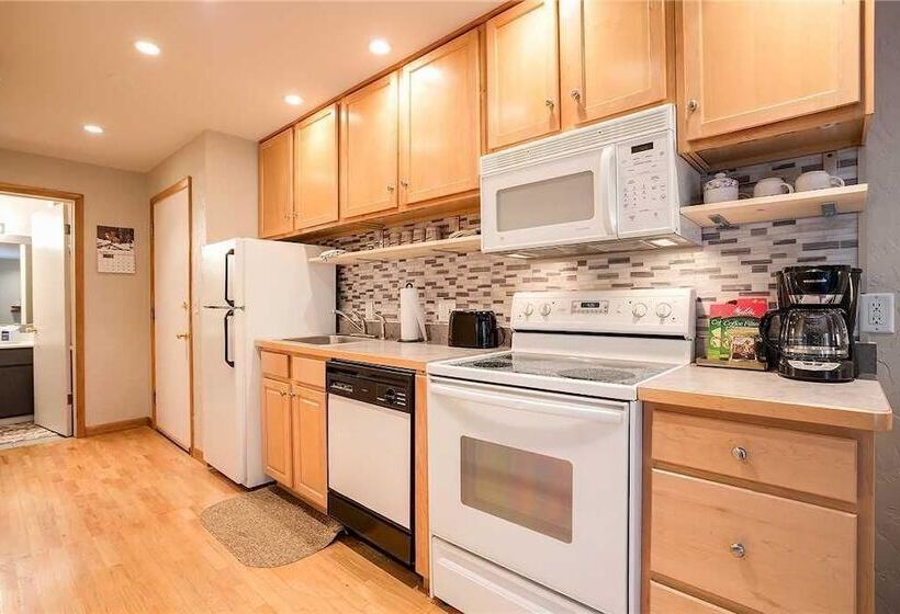 هتل Scandinavian Lodge And Condominiums By Pioneer Ridge Mgmt