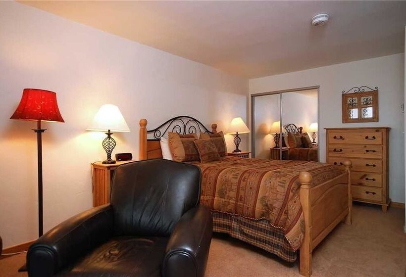 هتل Scandinavian Lodge And Condominiums By Pioneer Ridge Mgmt