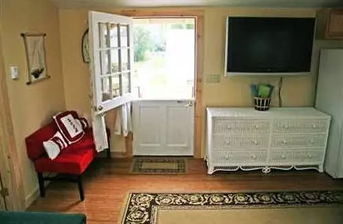 فندق Shorelands Guest Resort