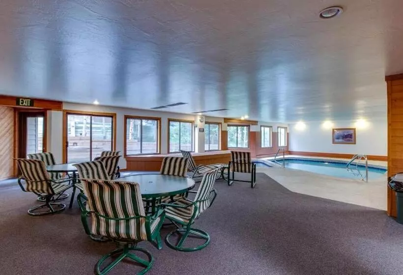 호텔 Snowdance Manor 205