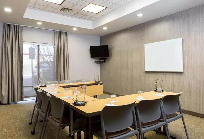 Отель Springhill Suites Indianapolis Fishers