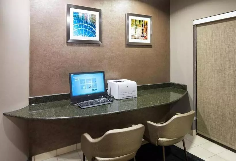 Отель Springhill Suites Indianapolis Fishers