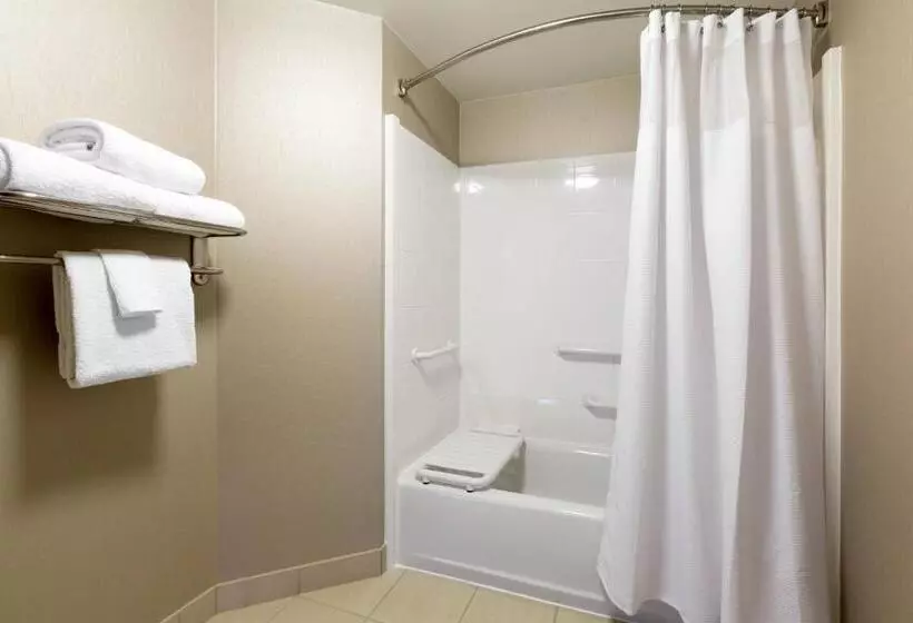 Отель Springhill Suites Indianapolis Fishers