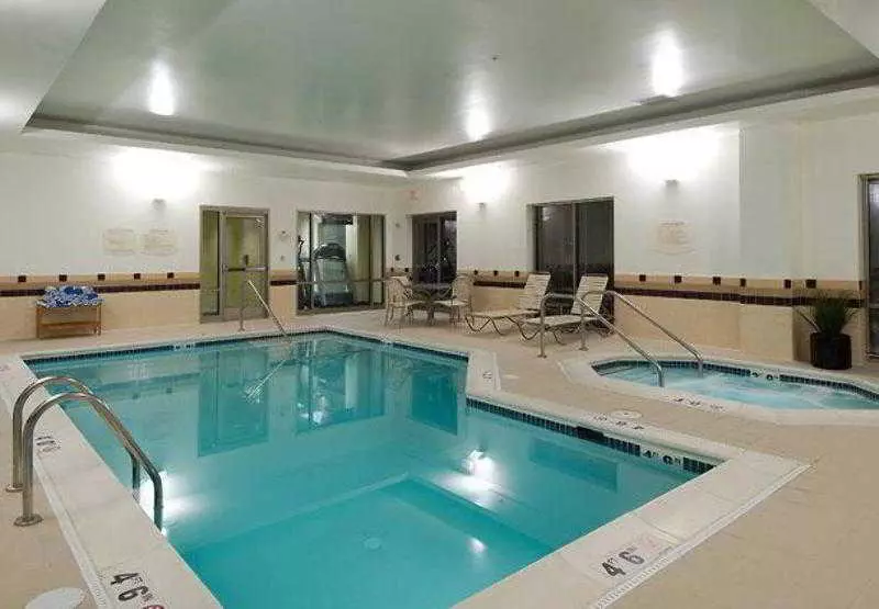 בית מלון כפרי Springhill Suites Norfolk Old Dominion University