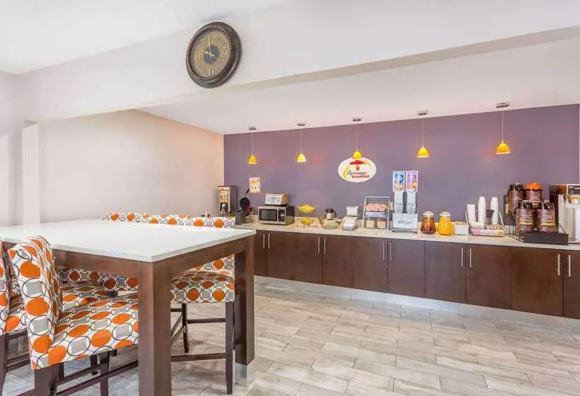 Otel Super 8 By Wyndham Locust Grove