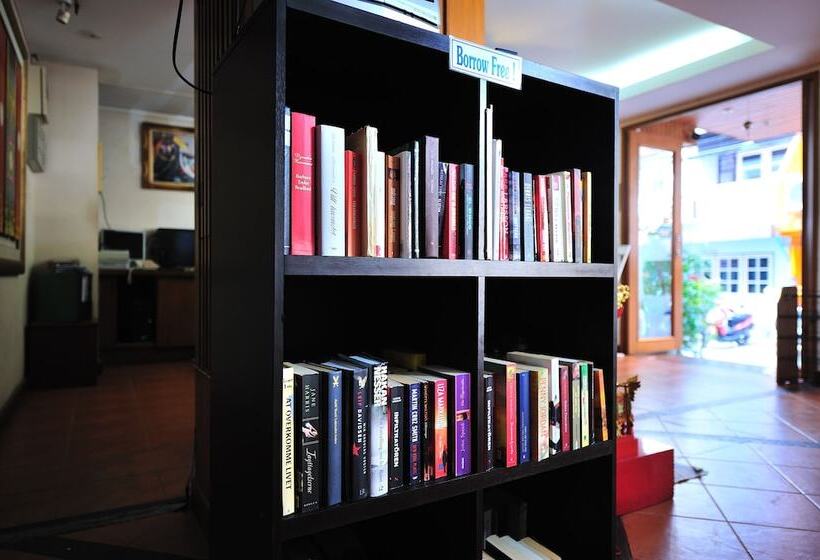 Hotel Thipurai Beach