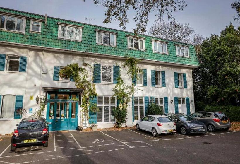 فندق The Grove