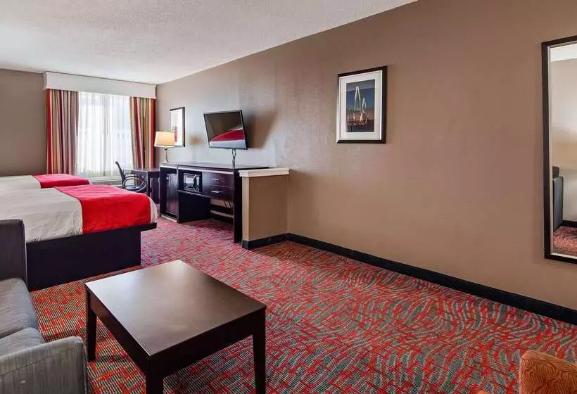 בית מלון כפרי Best Western Airport Inn & Suites