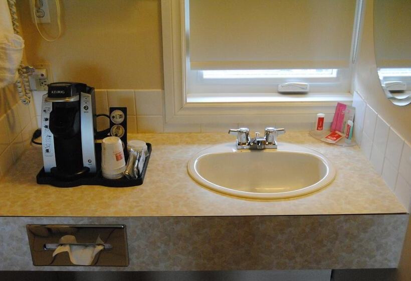 فندق Economy Inn