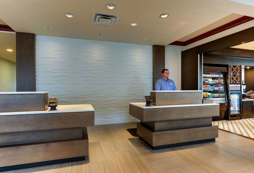 فندق Hilton Garden Inn Indianapolis Airport
