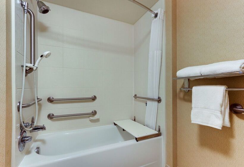 فندق Hilton Garden Inn Indianapolis Airport
