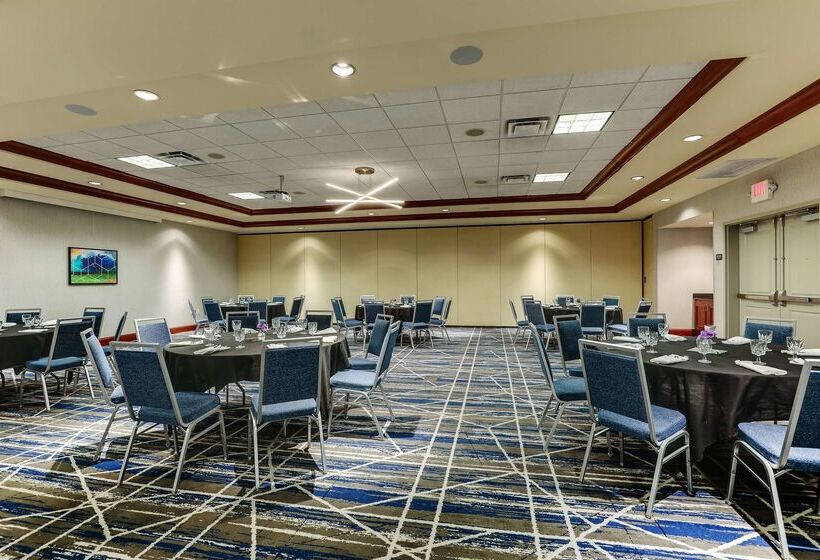 فندق Hilton Garden Inn Indianapolis Airport
