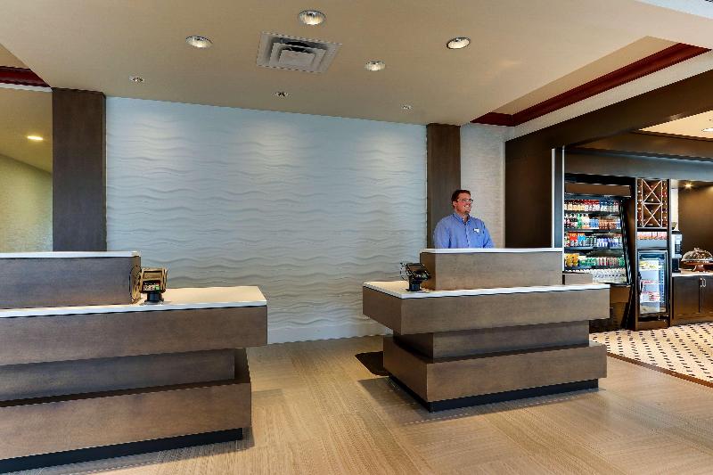 فندق Hilton Garden Inn Indianapolis Airport