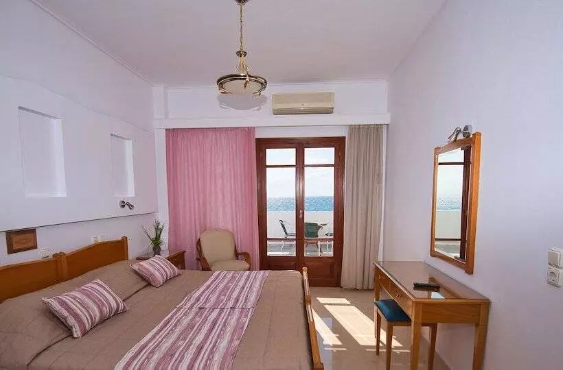 هتل Irini S Rooms