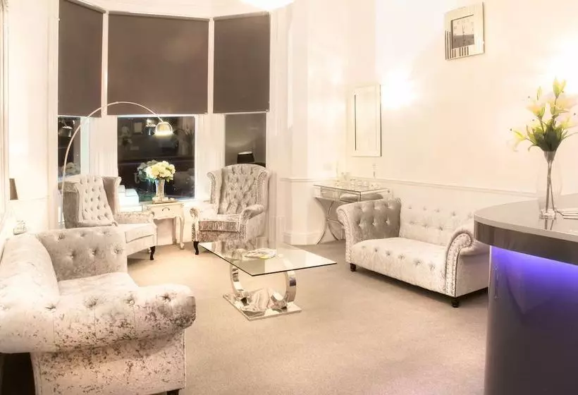 هتل Marine Residence