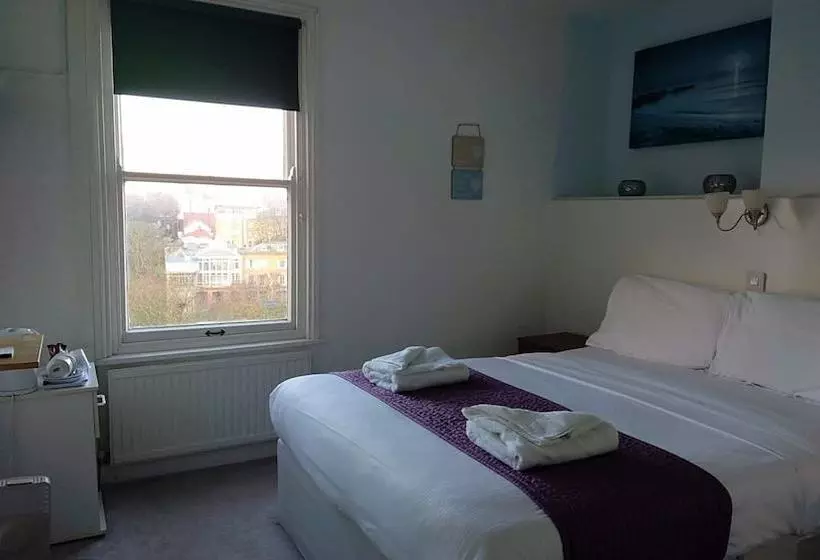 هتل Marine Residence