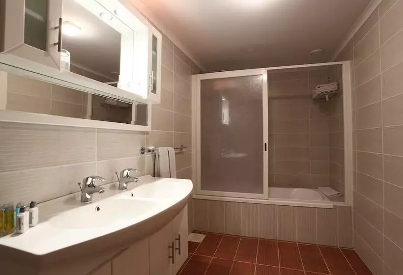 هتل Monoberge Byblos