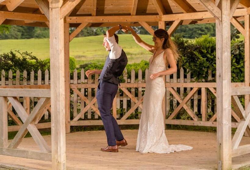 בית מלון כפרי Slaters Country Inn