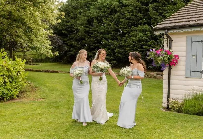 فندق Slaters Country Inn