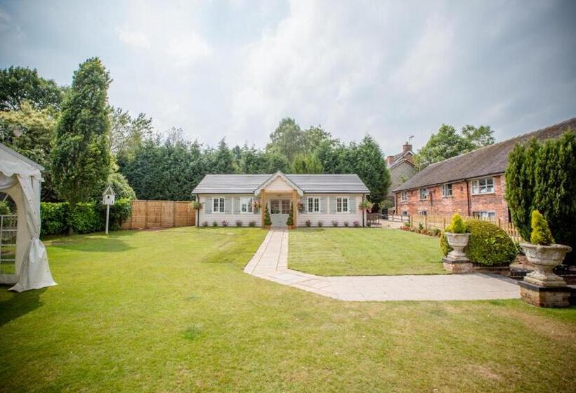 בית מלון כפרי Slaters Country Inn