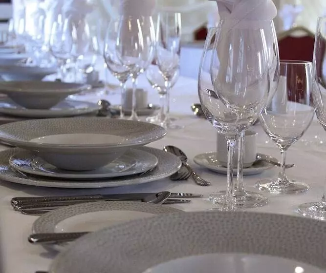 فندق Slaters Country Inn