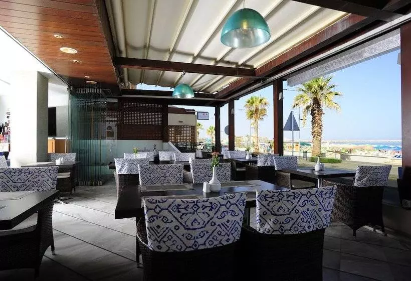 Steris Elegant Beach Hotel & Apartments