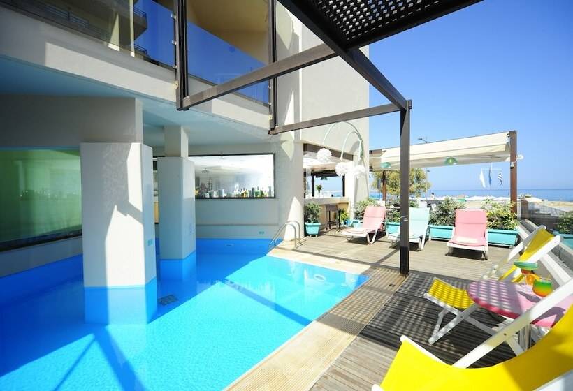 Steris Elegant Beach Hotel & Apartments